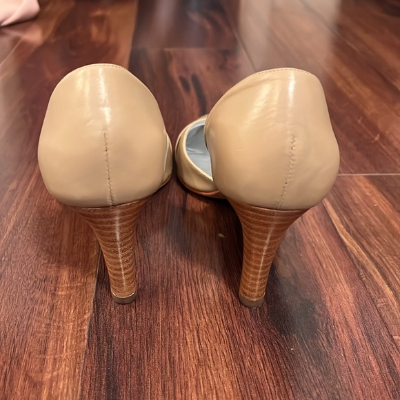 Brighton leather patent toe pumps. - Picture 3 of 7